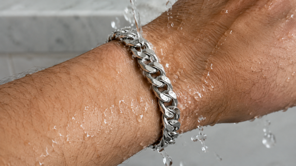 Waterproof stainless steel jewelry test in water